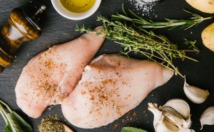 LifeSwitcher Dlaczego warto sięgać po mięso z indyka? Jak je przygotować?
